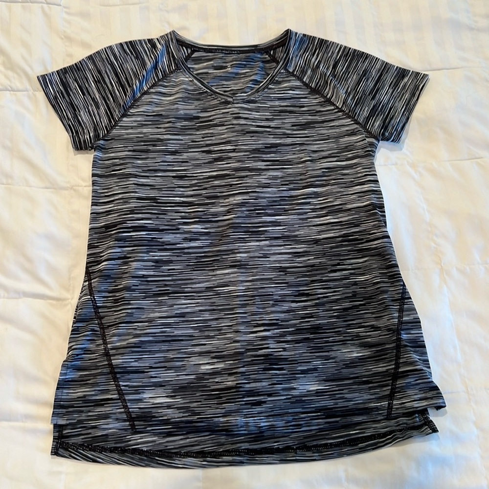 Black and white heathered workout top